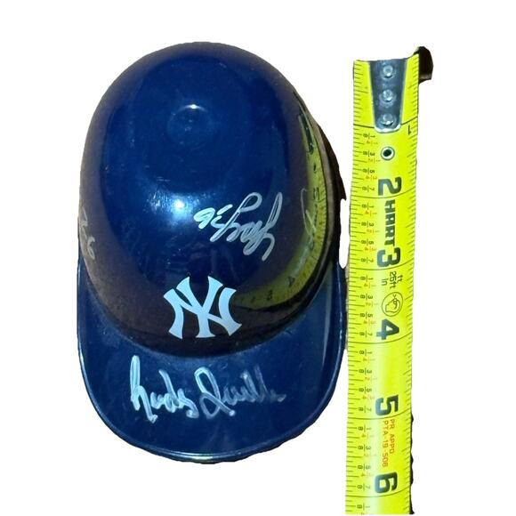 MLB Yankees Signed Mini Baseball Helmet Autographs melkey cabrera Rudy Guillen - Picture 8 of 8